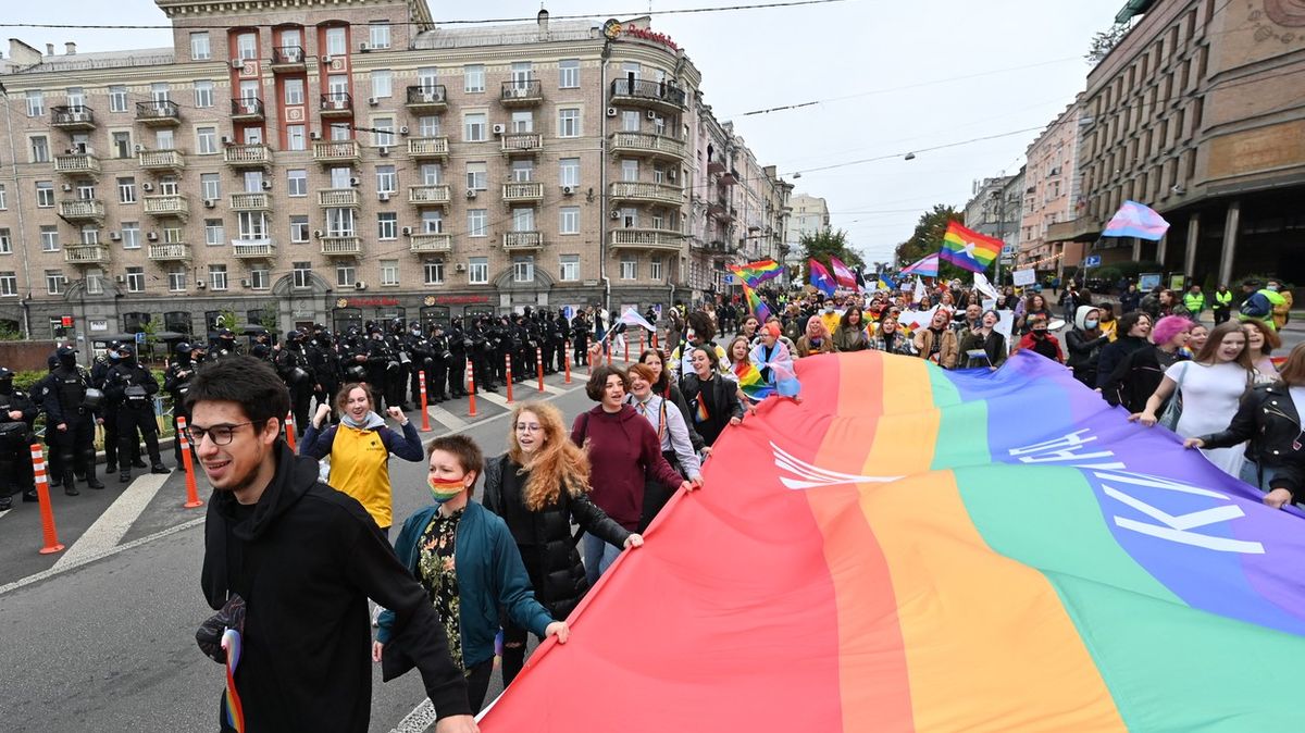 LGBT Ukrajinci o krok blíž rovným právům. I „díky“ Putinovi